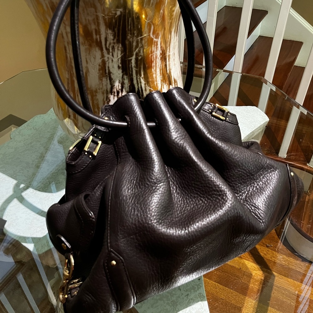 EUC Cole Haan Chocolate Pebble Leather Hobo. Outer pockets gold clip closure.